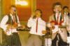 Røde guitarer og røde slips 1964